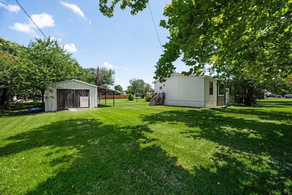 501 W 3rd Street Maypearl TX 76064