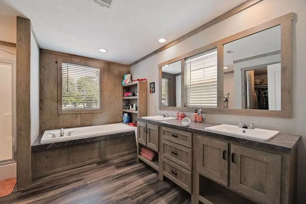 501 W 3rd Street Maypearl TX 76064