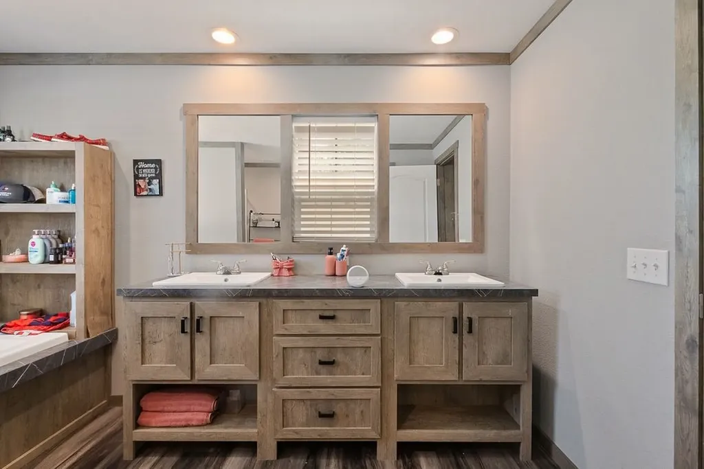 501 W 3rd Street Maypearl TX 76064
