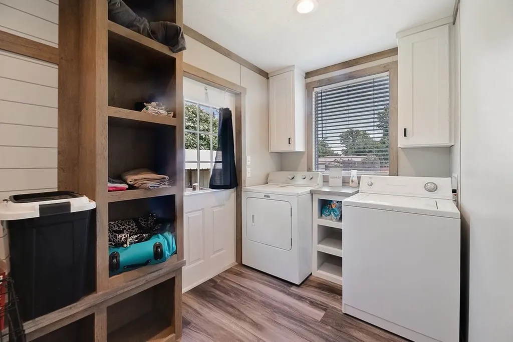 501 W 3rd Street Maypearl TX 76064