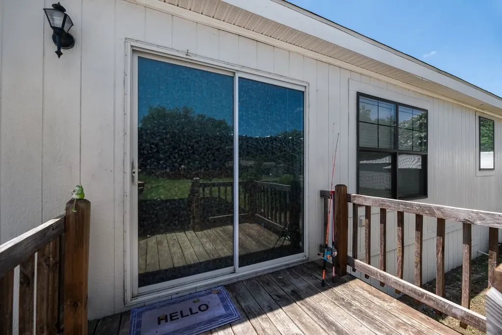 501 W 3rd Street Maypearl TX 76064