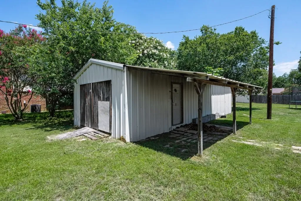 501 W 3rd Street Maypearl TX 76064