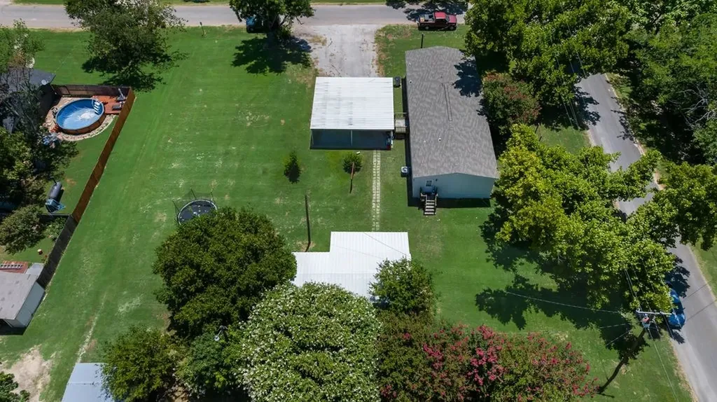 501 W 3rd Street Maypearl TX 76064