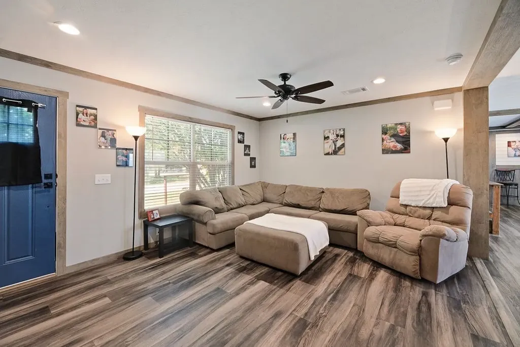 501 W 3rd Street Maypearl TX 76064