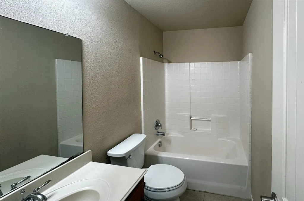 2016 Kings Forest Drive Heartland TX 75126