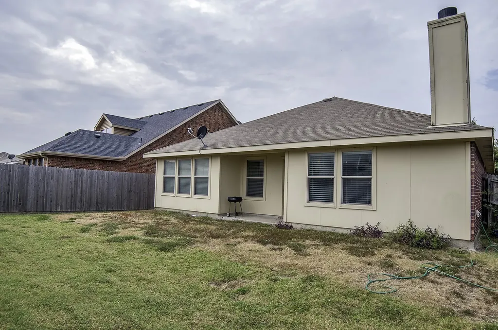 2016 Kings Forest Drive Heartland TX 75126