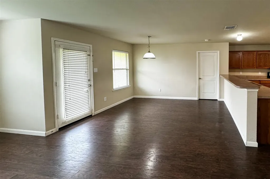 2016 Kings Forest Drive Heartland TX 75126