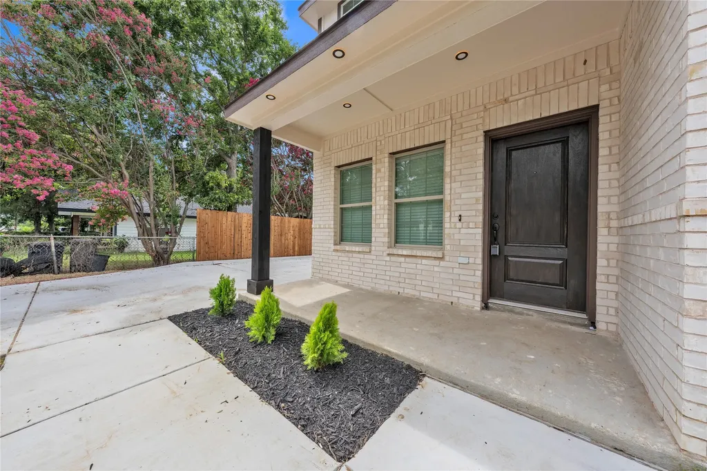 2416 Bird Street Fort Worth TX 76111