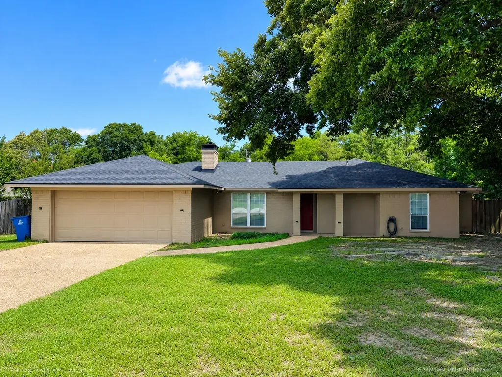 3307 Bogota Street Athens TX 75752