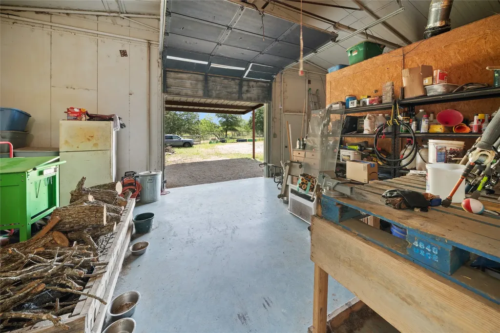 14643 County Road 4060 Scurry TX 75158