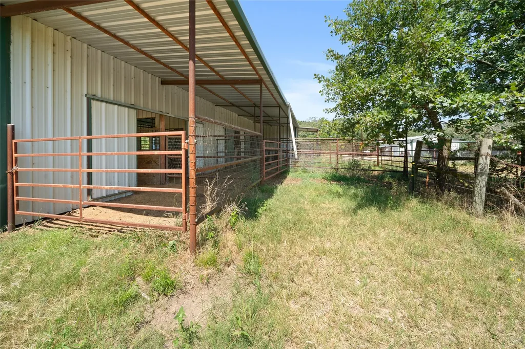 14643 County Road 4060 Scurry TX 75158