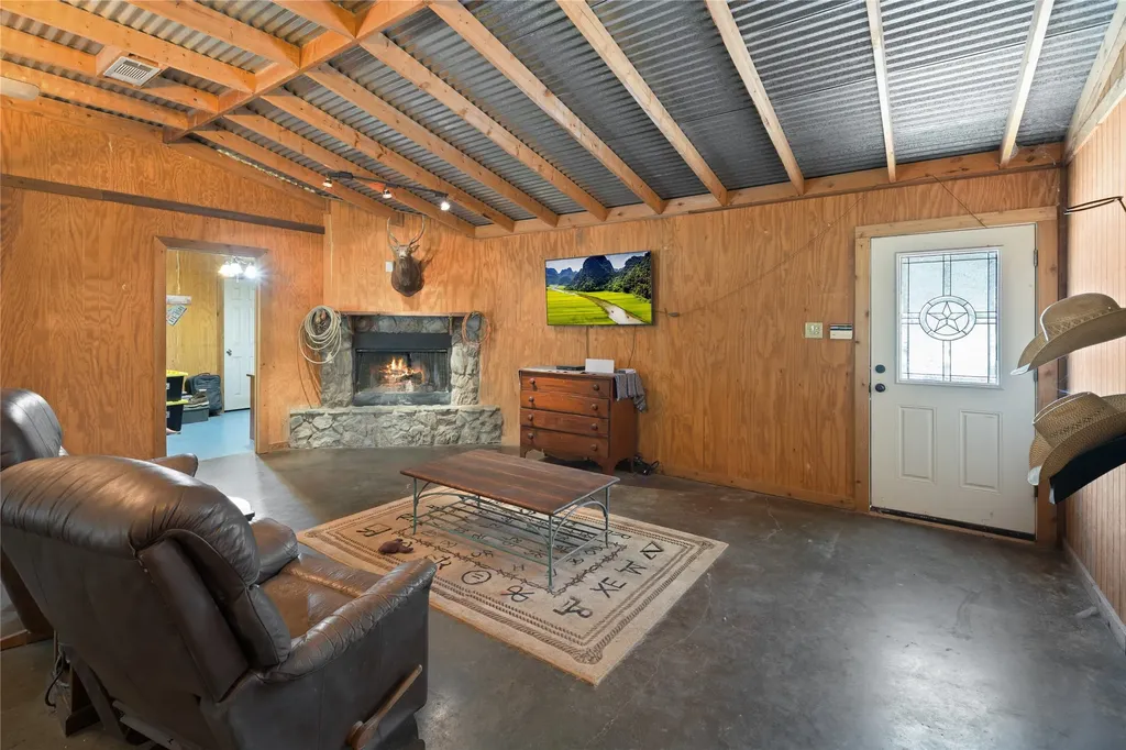 14643 County Road 4060 Scurry TX 75158