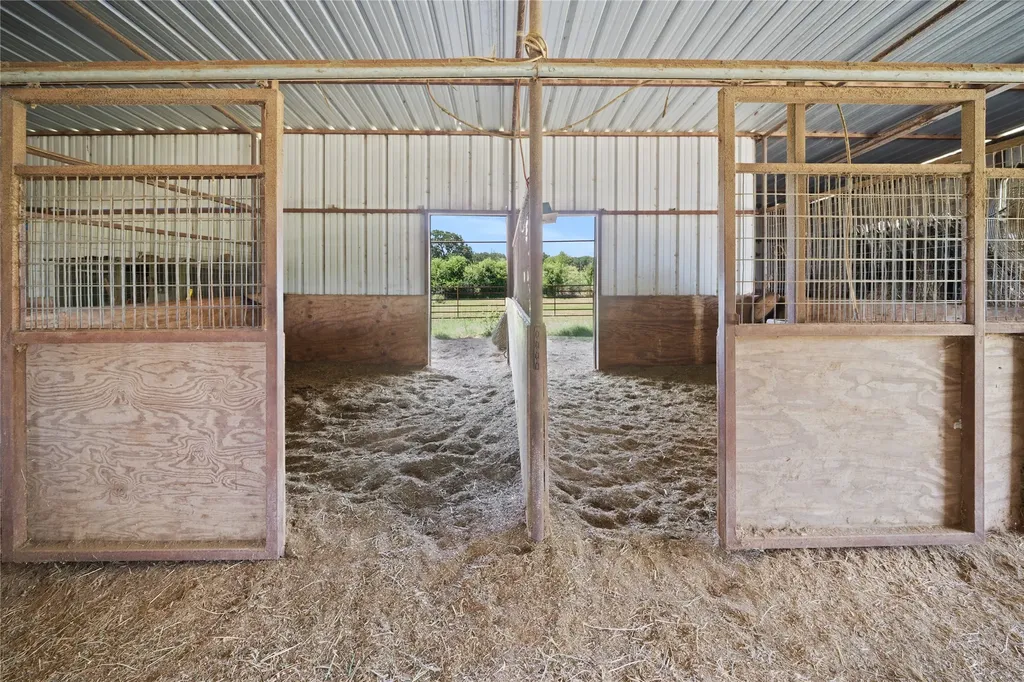 14643 County Road 4060 Scurry TX 75158