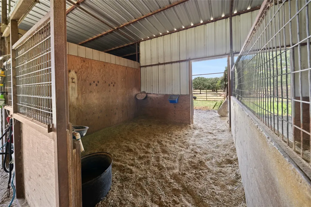 14643 County Road 4060 Scurry TX 75158