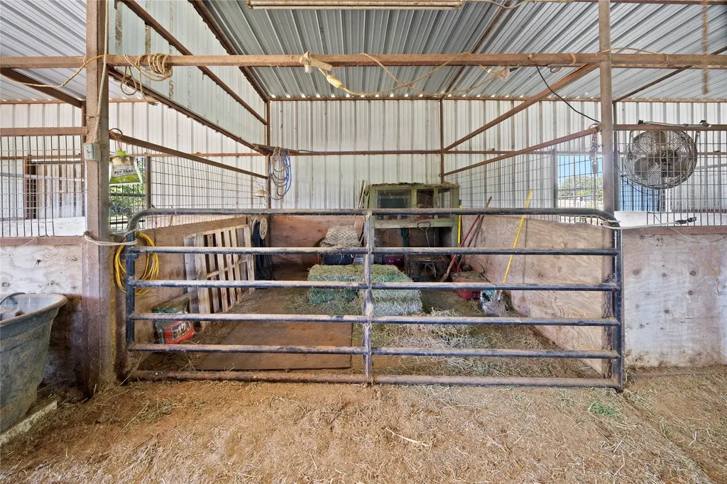 14643 County Road 4060 Scurry TX 75158