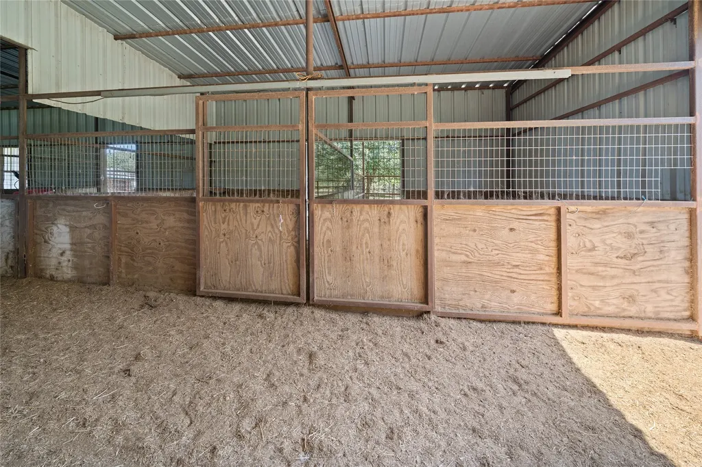 14643 County Road 4060 Scurry TX 75158