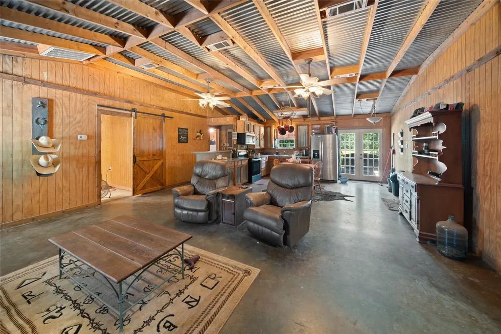 14643 County Road 4060 Scurry TX 75158