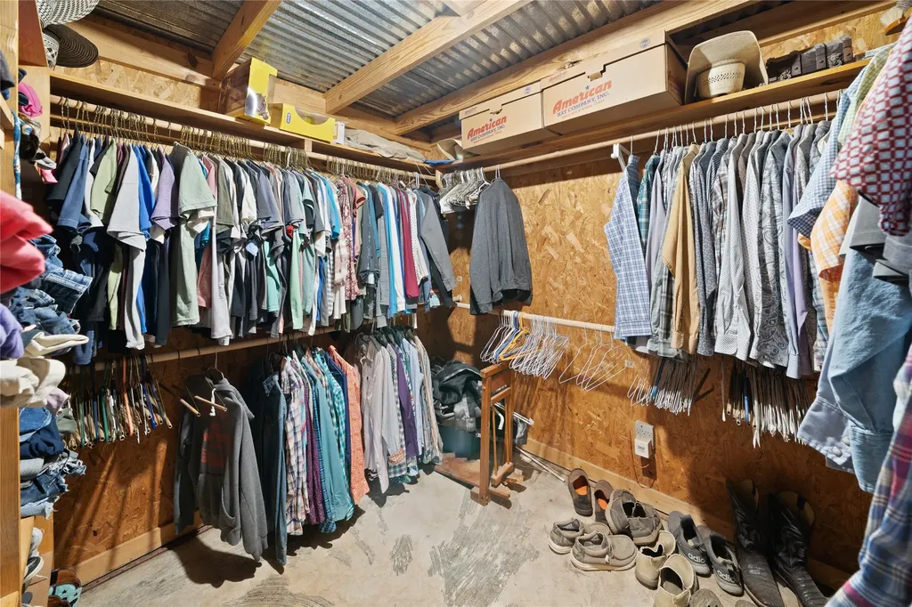 14643 County Road 4060 Scurry TX 75158