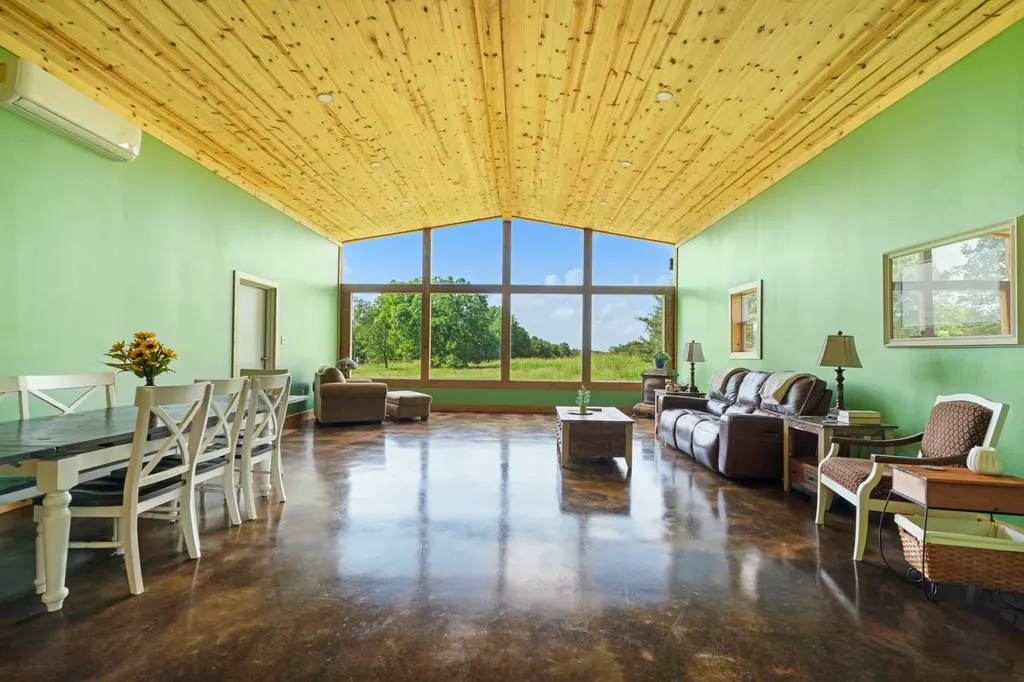 1101 County Road 2810 Honey Grove TX 75446