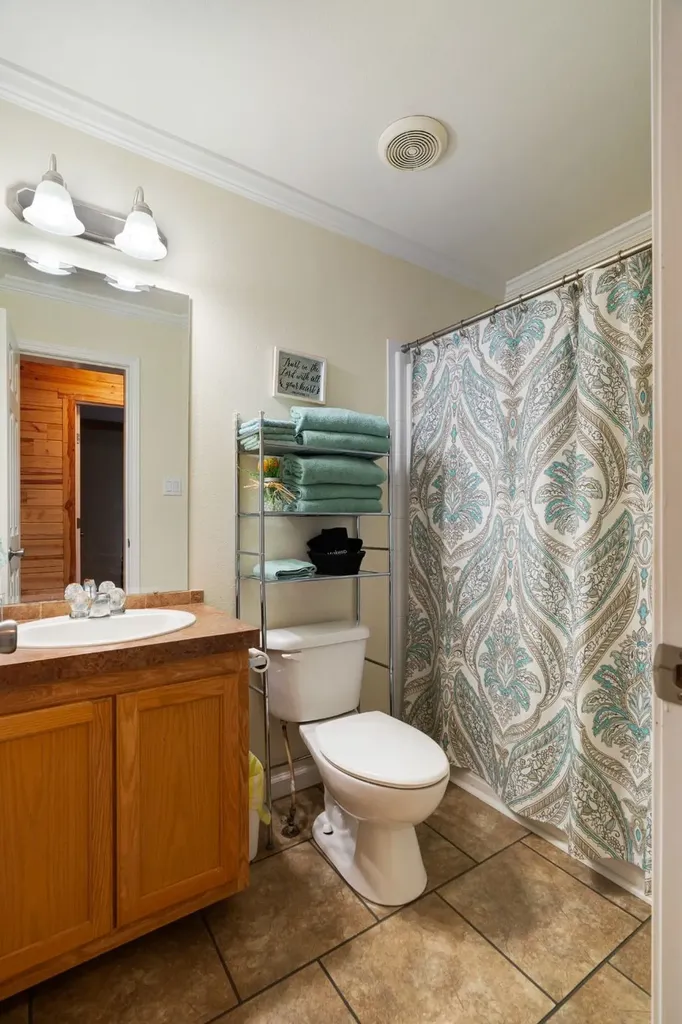 1101 County Road 2810 Honey Grove TX 75446