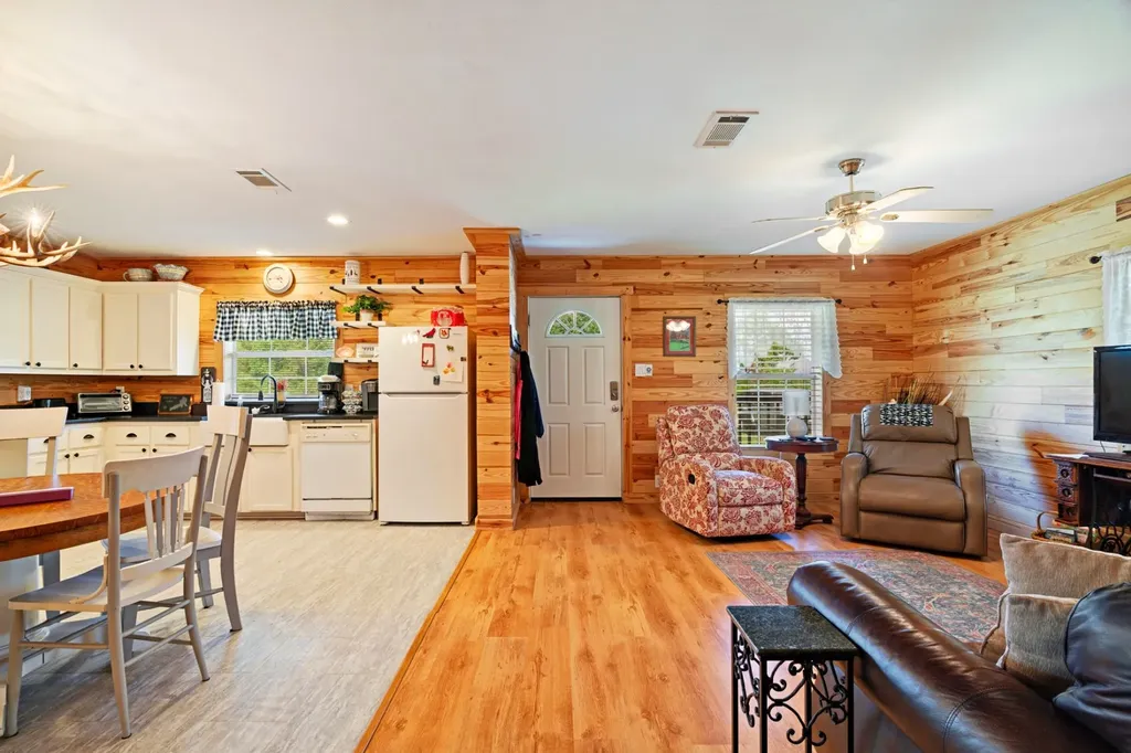 1101 County Road 2810 Honey Grove TX 75446