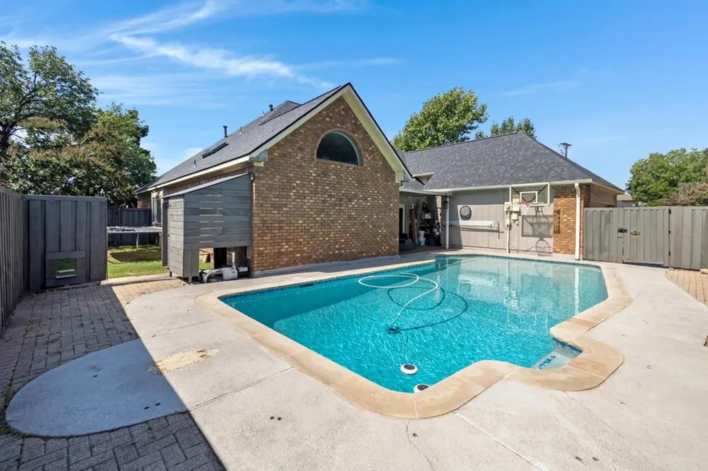 901 Green Brook Drive Allen TX 75002