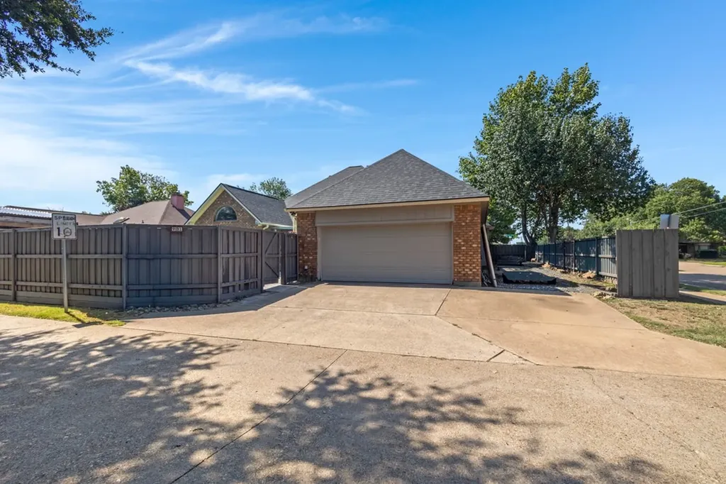 901 Green Brook Drive Allen TX 75002