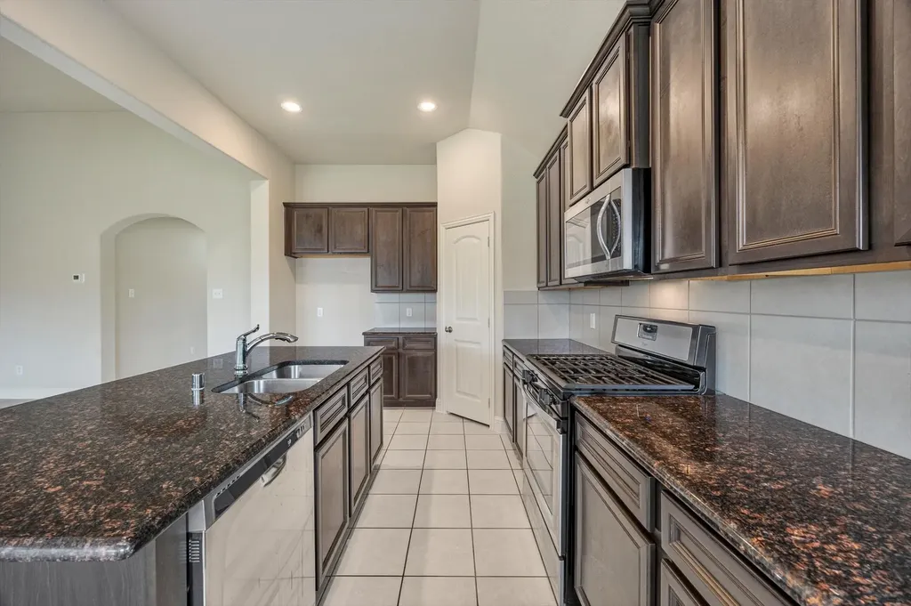 601 England Street Fate TX 75189
