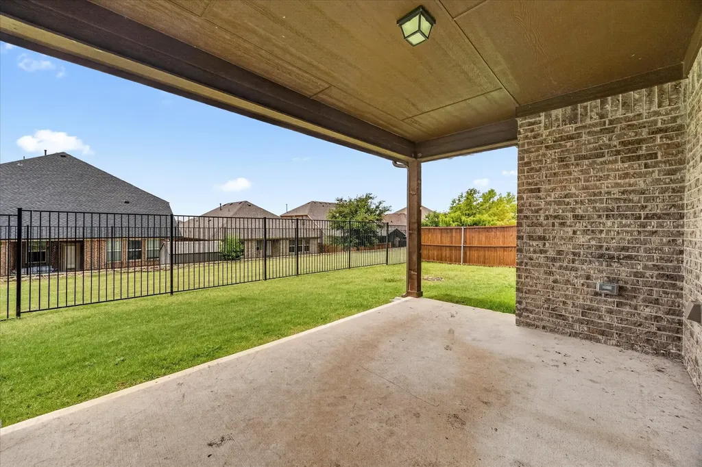 601 England Street Fate TX 75189