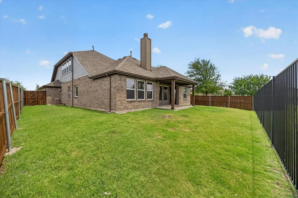 601 England Street Fate TX 75189