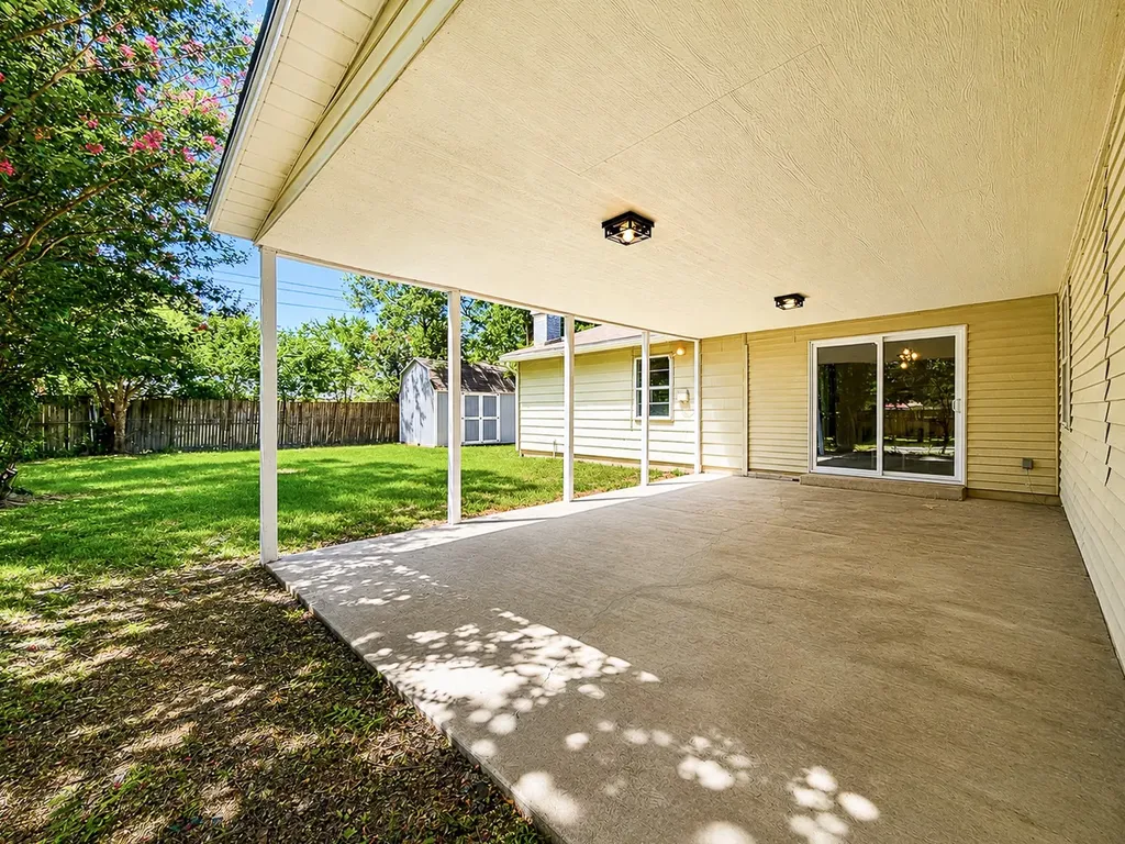 209 W Southern Avenue Saginaw TX 76179