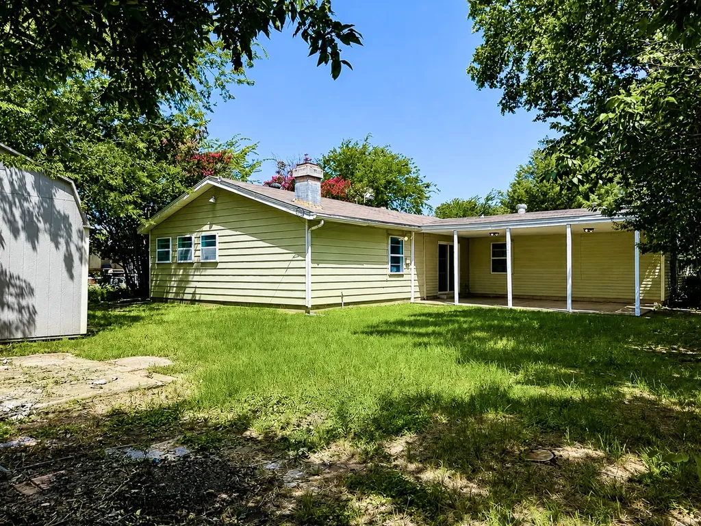 209 W Southern Avenue Saginaw TX 76179