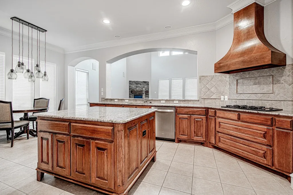 828 Thomas Crossing Drive Fort Worth TX 76028
