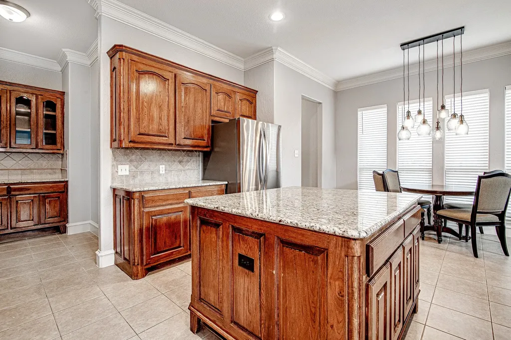 828 Thomas Crossing Drive Fort Worth TX 76028