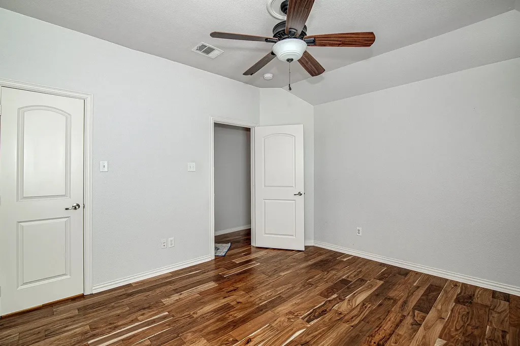 828 Thomas Crossing Drive Fort Worth TX 76028
