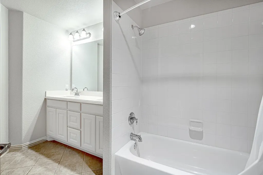 828 Thomas Crossing Drive Fort Worth TX 76028