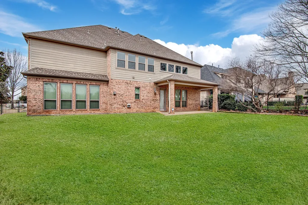 828 Thomas Crossing Drive Fort Worth TX 76028