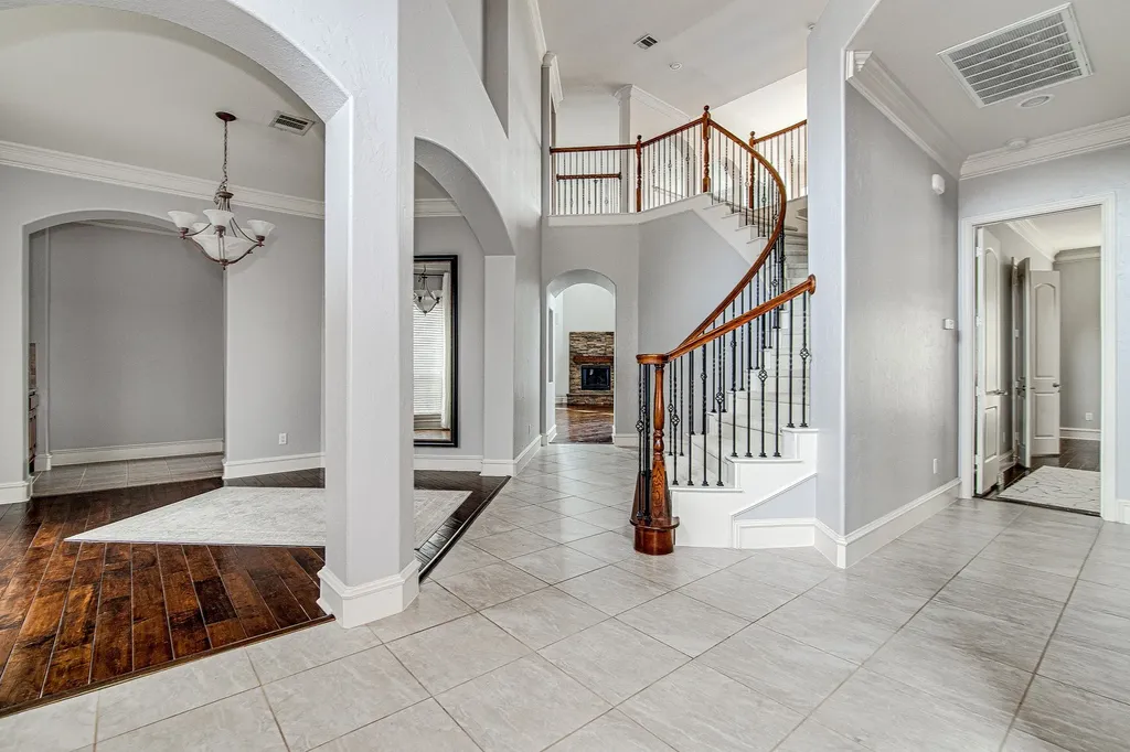 828 Thomas Crossing Drive Fort Worth TX 76028
