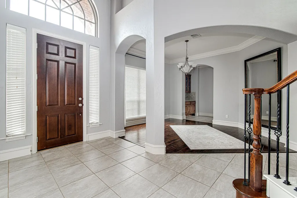 828 Thomas Crossing Drive Fort Worth TX 76028