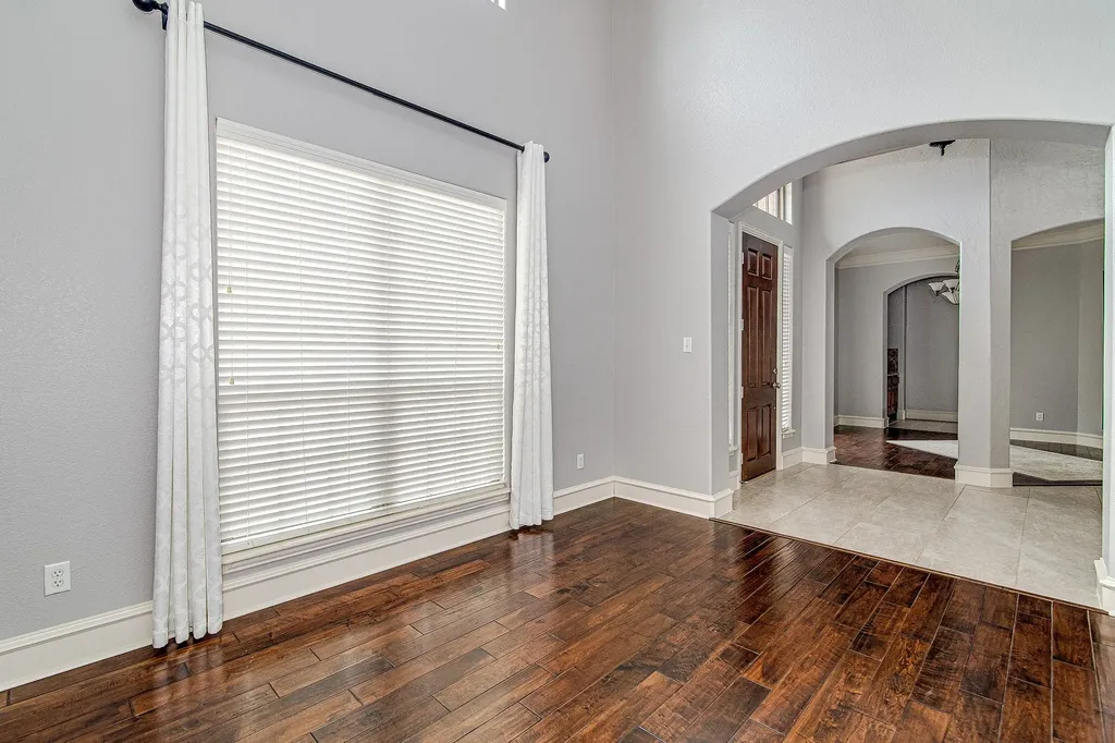 828 Thomas Crossing Drive Fort Worth TX 76028