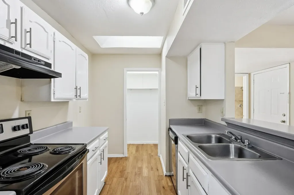 712 Via Miramonte Mesquite TX 75150