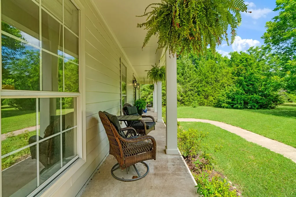 1269 County Road 12650 Paris TX 75462