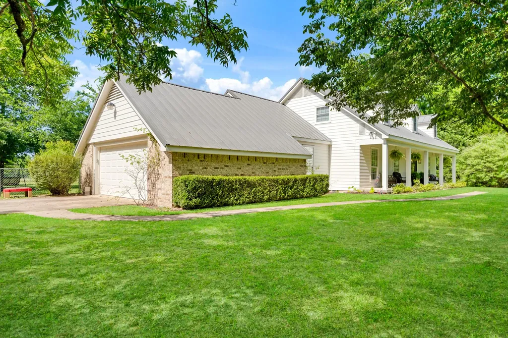 1269 County Road 12650 Paris TX 75462