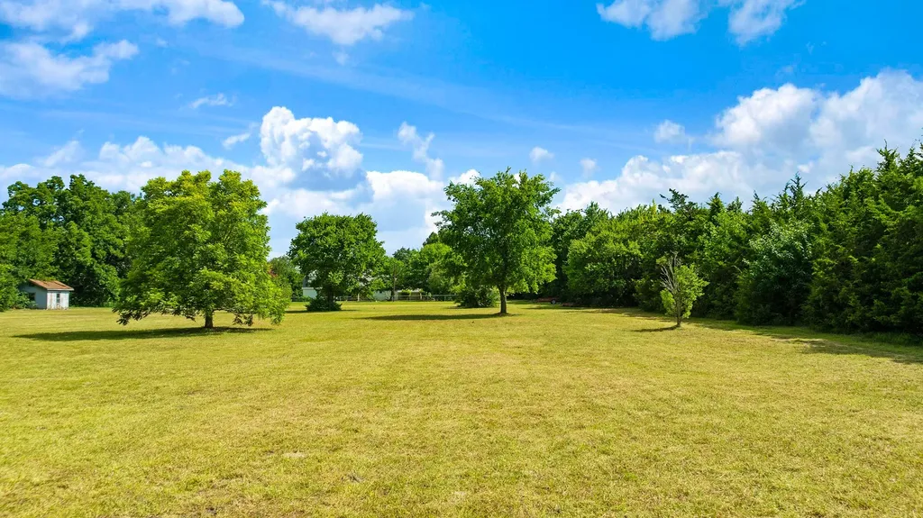 1269 County Road 12650 Paris TX 75462