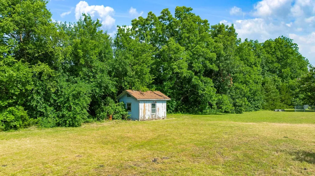 1269 County Road 12650 Paris TX 75462