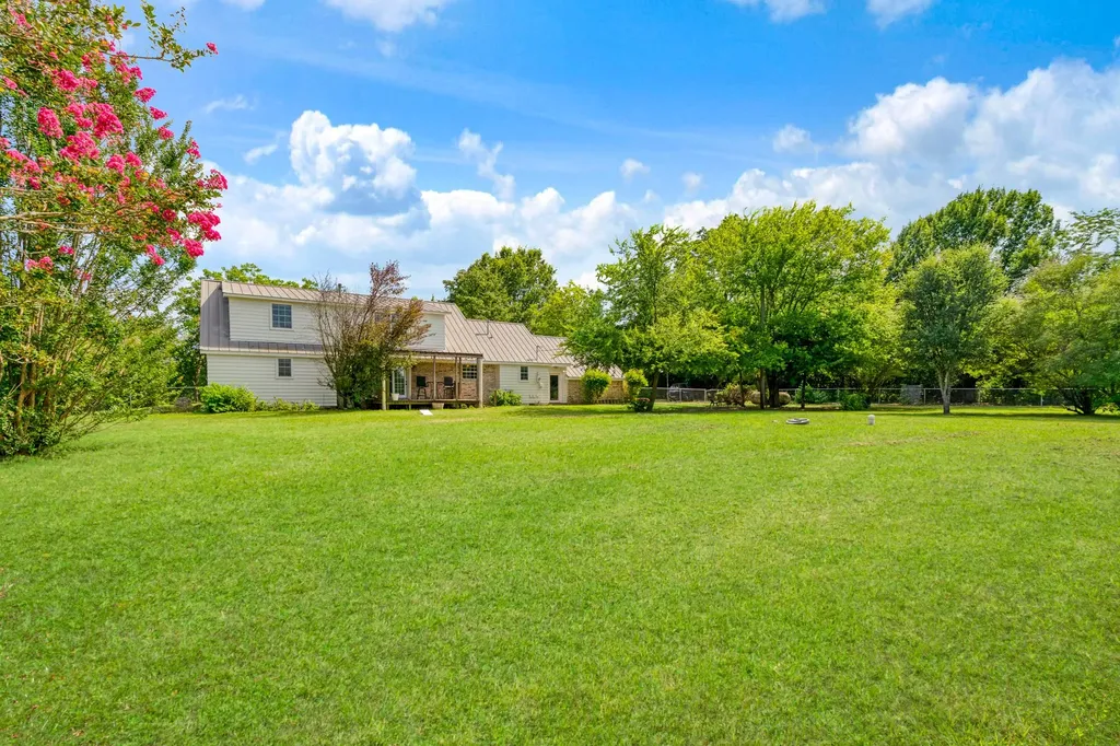 1269 County Road 12650 Paris TX 75462