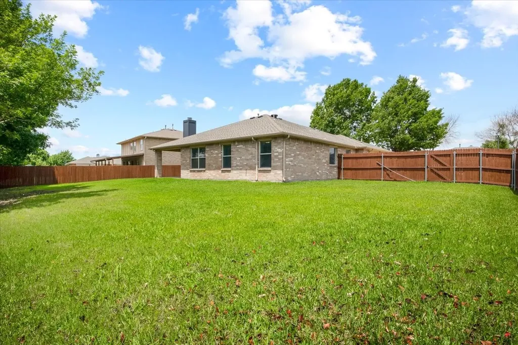 416 Ponderosa Trail Murphy TX 75094