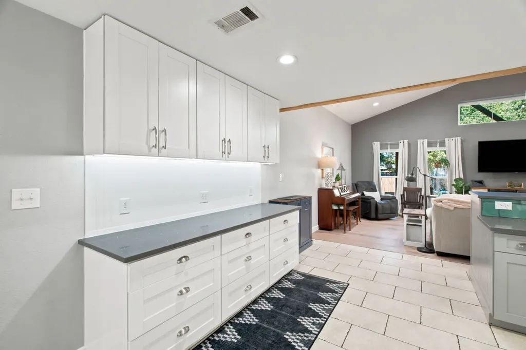 2116 Stonegate Drive N Bedford TX 76021