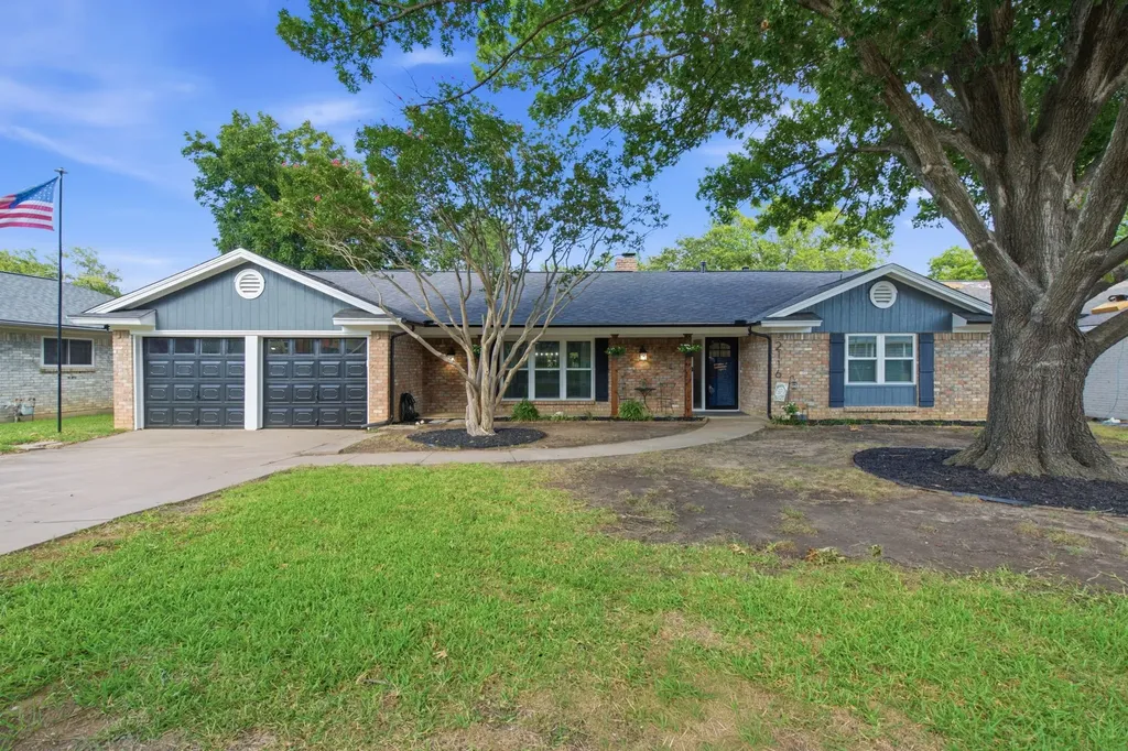 2116 Stonegate Drive N Bedford TX 76021