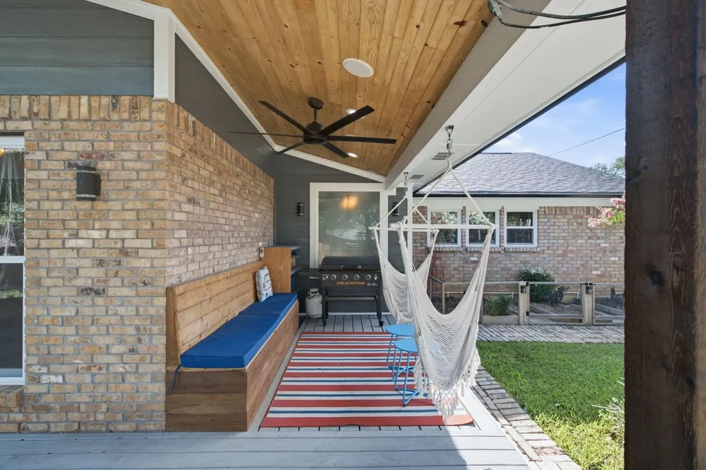 2116 Stonegate Drive N Bedford TX 76021